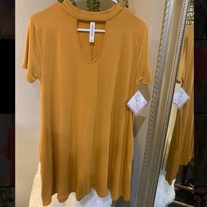 Mustard cutout neck tee
